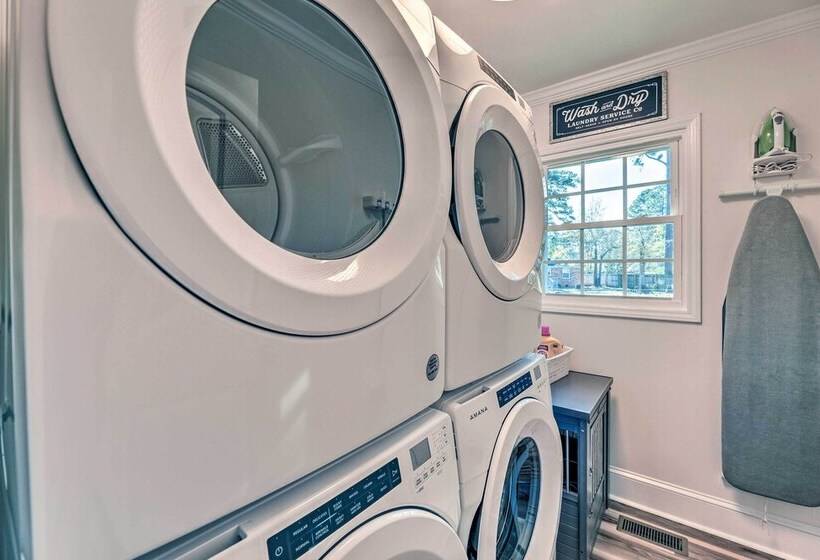 Family Friendly New Bern Home W/ Backyard!