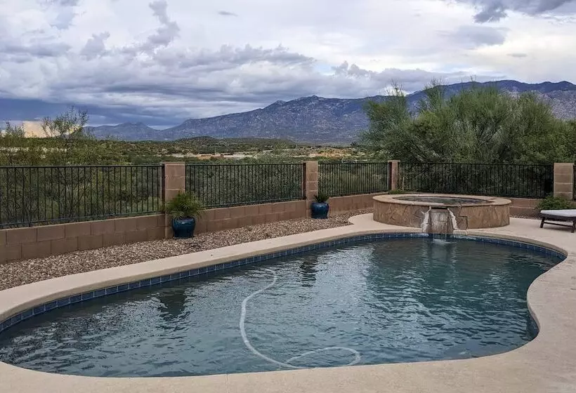 Oro Valley Home W/ Hot Tub & Mountain Views!