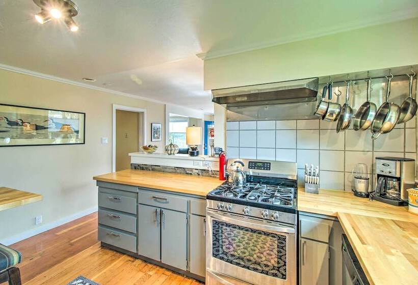 Fort Bragg Home, Close To Laguna Point Beach!