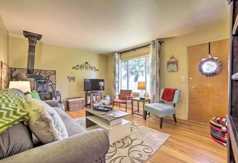 Idaho Falls Farmhouse ~ 11 Mi To Downtown!