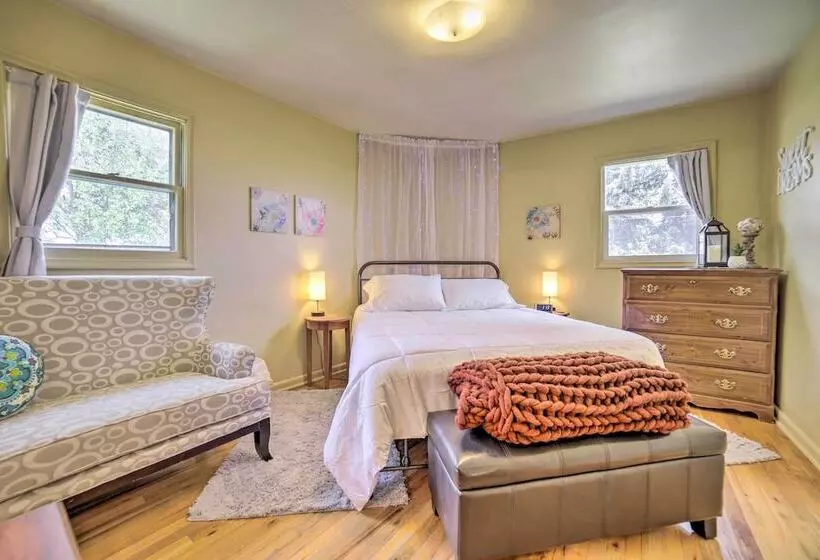 Idaho Falls Farmhouse ~ 11 Mi To Downtown!