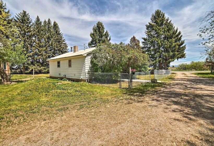 Idaho Falls Farmhouse ~ 11 Mi To Downtown!