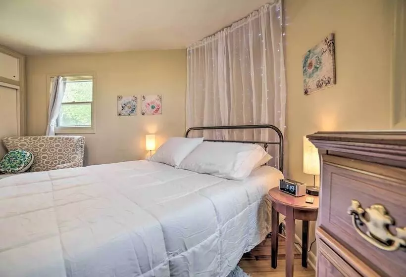 Idaho Falls Farmhouse ~ 11 Mi To Downtown!