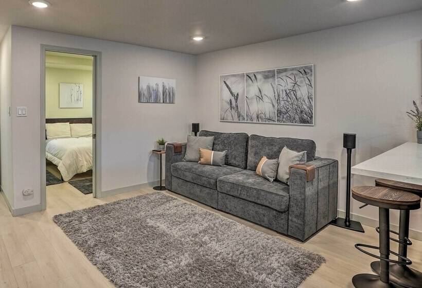 Ideally Located Oakland Home W/ Private Yard!