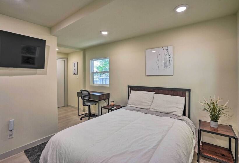 Ideally Located Oakland Home W/ Private Yard!