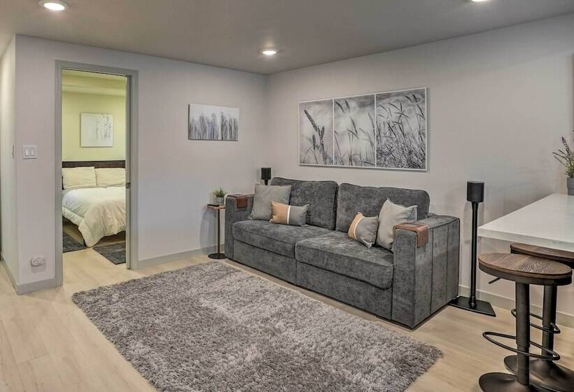 Ideally Located Oakland Home W/ Private Yard!