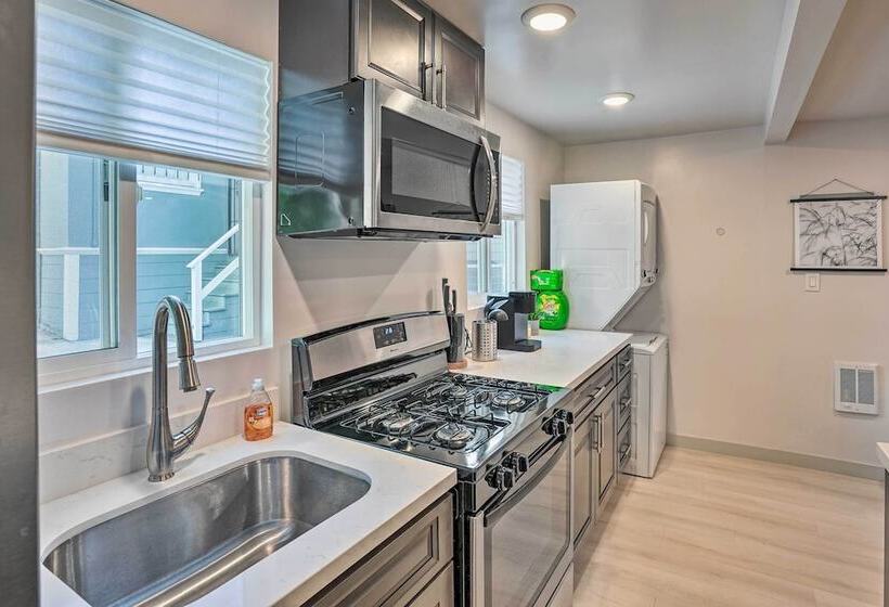 Ideally Located Oakland Home W/ Private Yard!