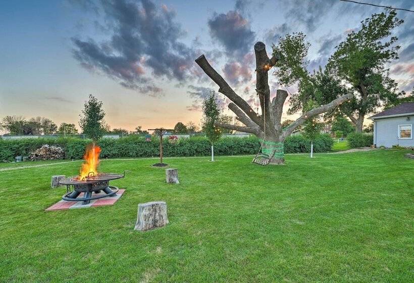 Kid Friendly House ~ 8 Mi To Cedar Rapids!