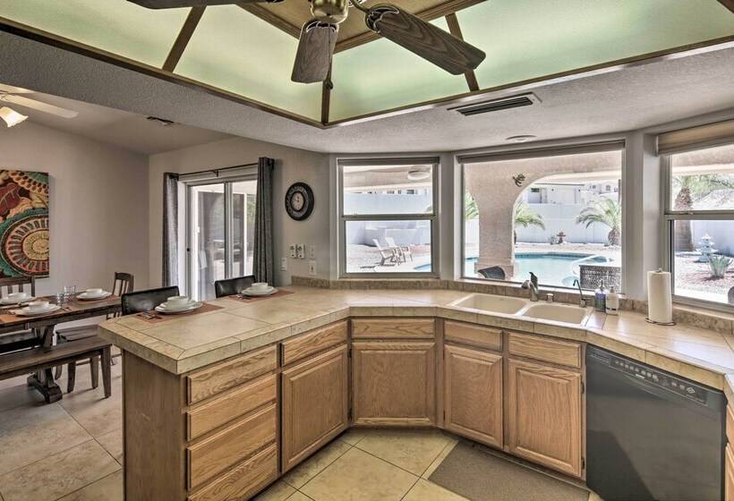 Lake Havasu Home   2 Mi From Main Launch Ramp!