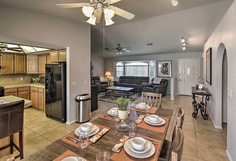 Lake Havasu Home   2 Mi From Main Launch Ramp!