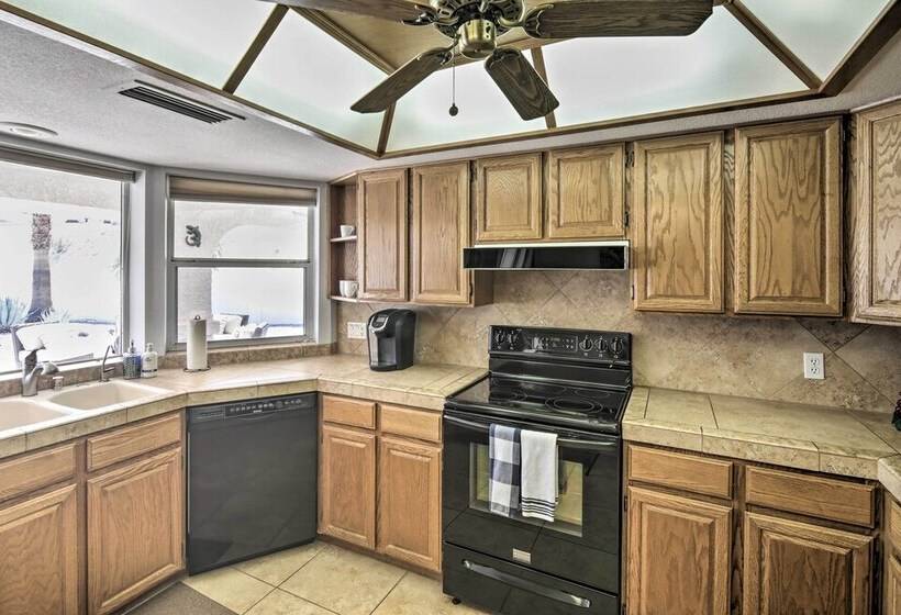 Lake Havasu Home   2 Mi From Main Launch Ramp!