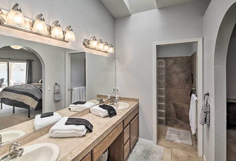 Lake Havasu Home   2 Mi From Main Launch Ramp!