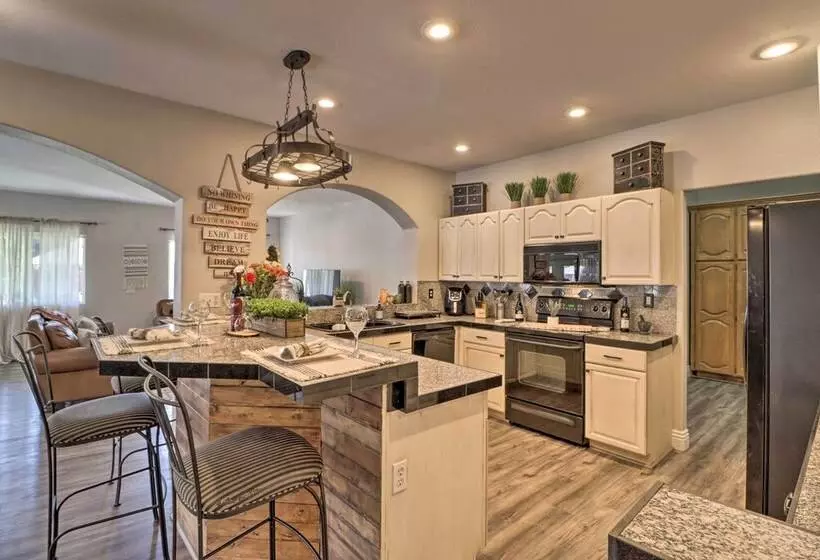 Lavish Family Escape W/ Game Room In Avondale!