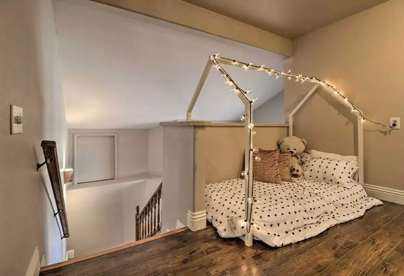 Lavish Family Escape W/ Game Room In Avondale!