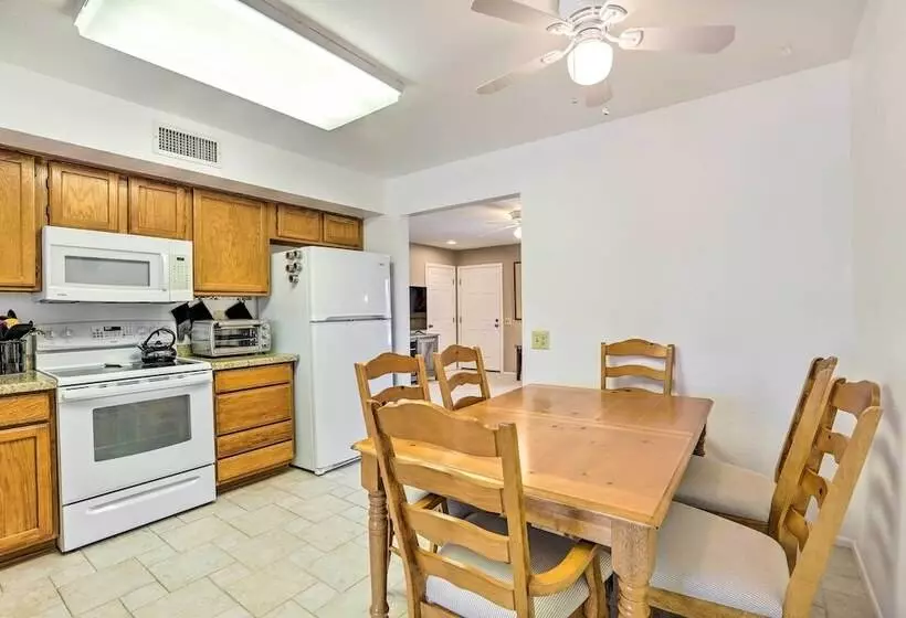 Lovely Sun City Home Near Golf & Spring Training!