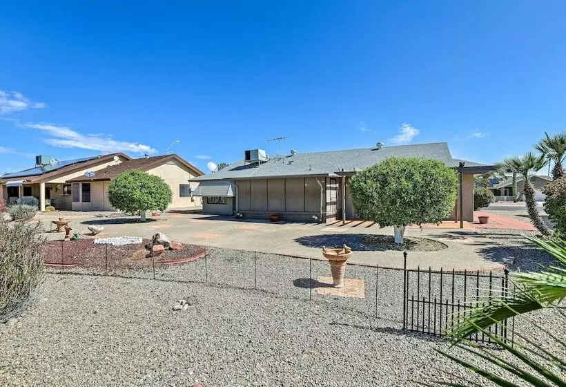 Lovely Sun City Home Near Golf & Spring Training!