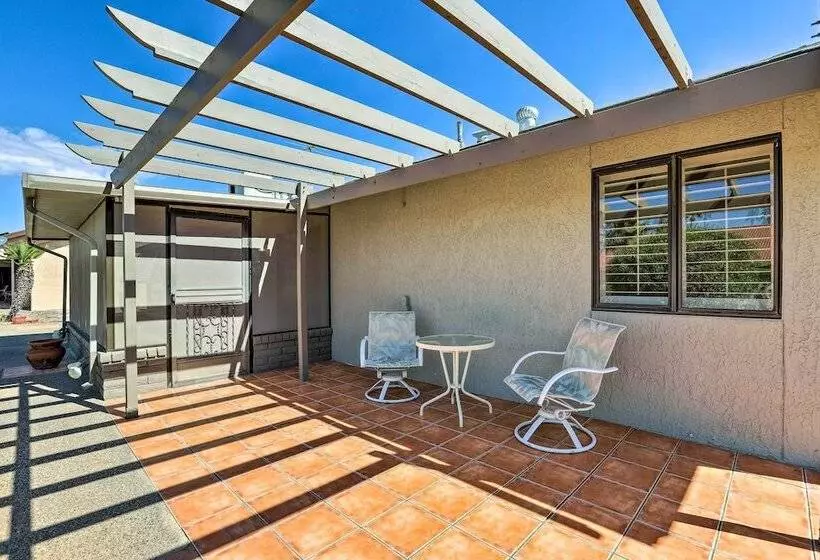 Lovely Sun City Home Near Golf & Spring Training!