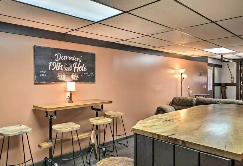 Lovely Terra Alta Cabin < 1 Mi To Alpine Lake