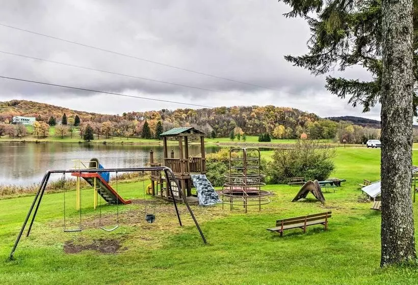 Lovely Terra Alta Cabin < 1 Mi To Alpine Lake