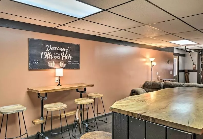 Lovely Terra Alta Cabin < 1 Mi To Alpine Lake