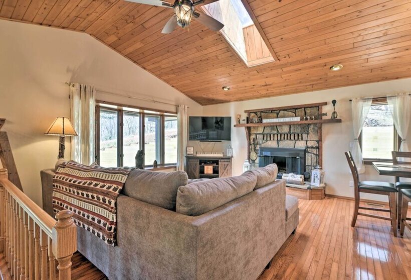 Lovely Terra Alta Cabin < 1 Mi To Alpine Lake