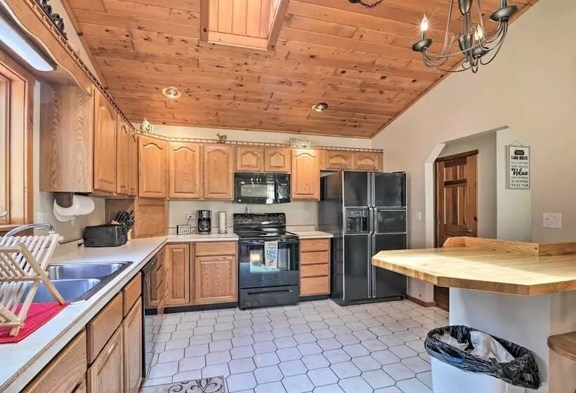 Lovely Terra Alta Cabin < 1 Mi To Alpine Lake