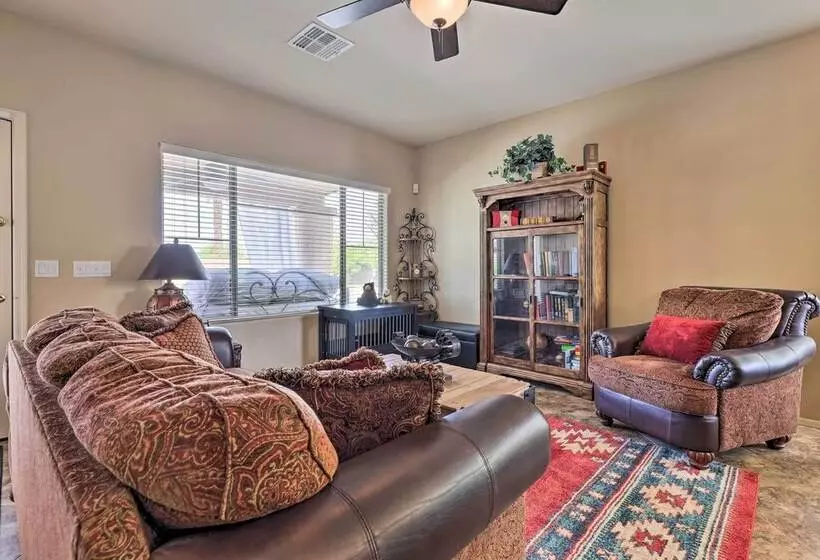 Maricopa Desert Oasis: Fenced Yard W/ Hot Tub