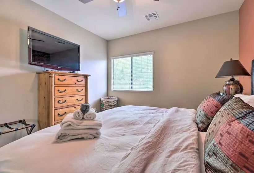 Maricopa Desert Oasis: Fenced Yard W/ Hot Tub