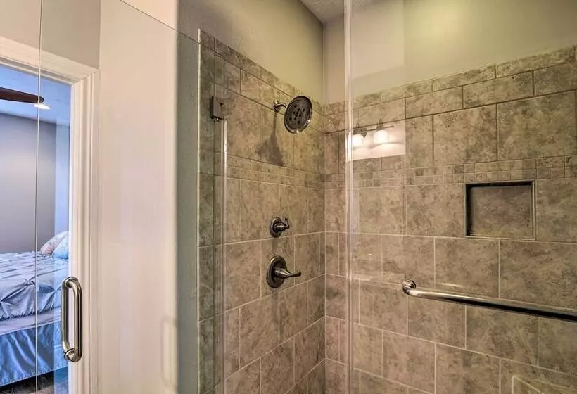 Modern Crystal Beach Escape   225 Feet To Shore!