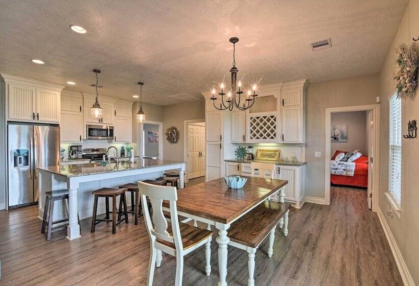 Modern Crystal Beach Escape   225 Feet To Shore!