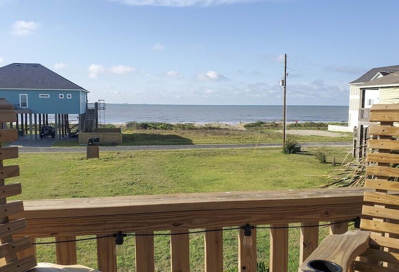 Modern Crystal Beach Escape   225 Feet To Shore!