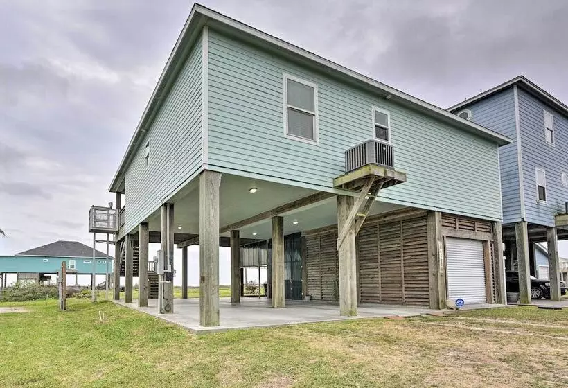 Modern Crystal Beach Escape   225 Feet To Shore!