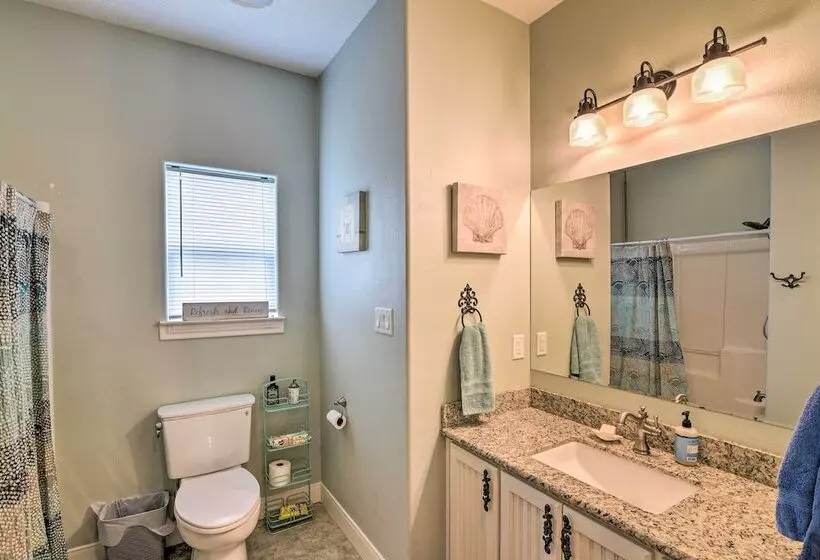 Modern Crystal Beach Escape   225 Feet To Shore!