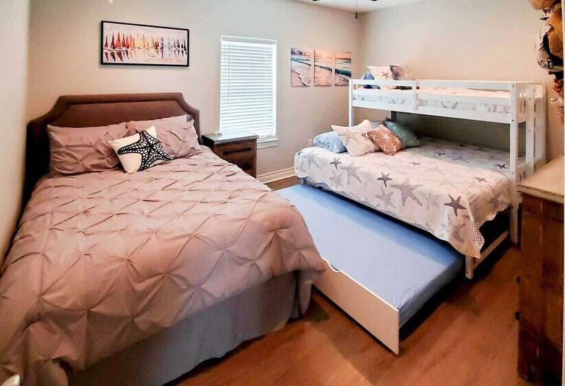 Modern Crystal Beach Escape   225 Feet To Shore!