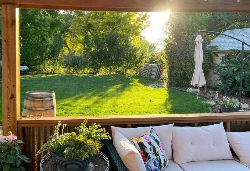 Lovely Montrose Home W/ Yard: Walk To Dtwn & Park!