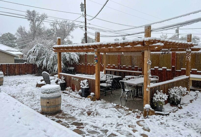 Lovely Montrose Home W/ Yard: Walk To Dtwn & Park!