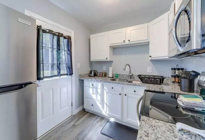 New Bern Abode W/ Yard ~ 2 Mi To Neuse River