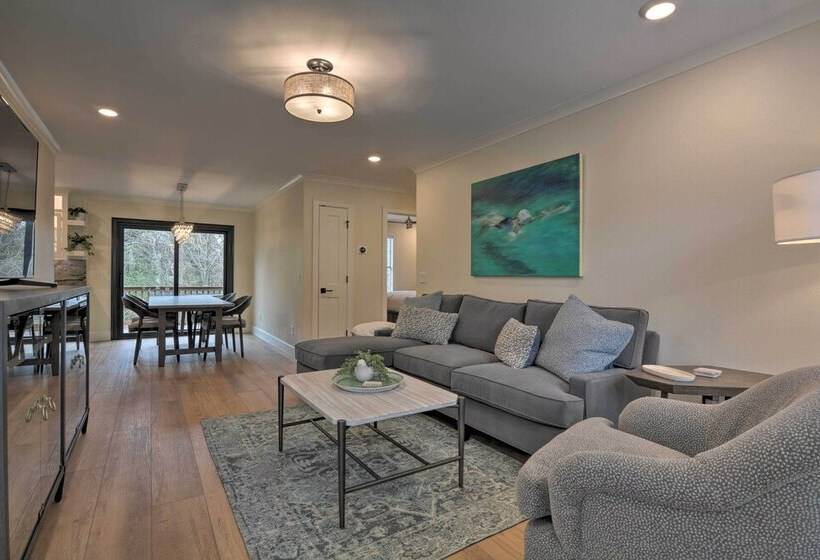 Updated & Modern House < 1 Mi To Dtwn Bentonville!