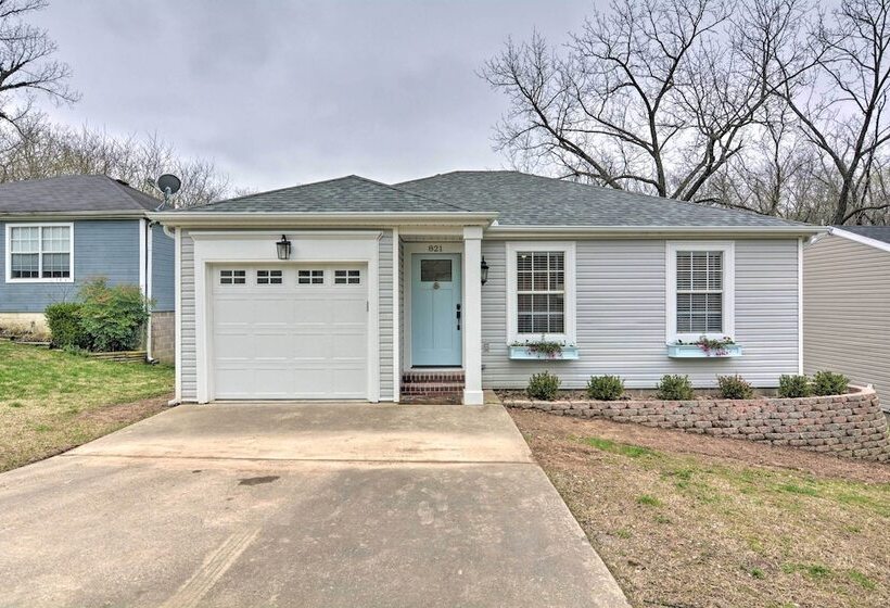 Updated & Modern House < 1 Mi To Dtwn Bentonville!
