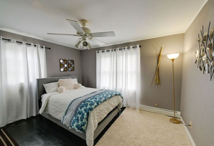 North Babylon Home, Near Belmont Lake State Park!