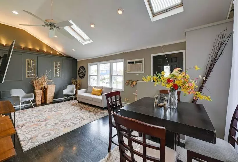 North Babylon Home, Near Belmont Lake State Park!