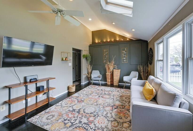 North Babylon Home, Near Belmont Lake State Park!