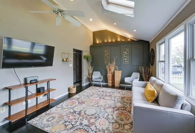 North Babylon Home, Near Belmont Lake State Park!