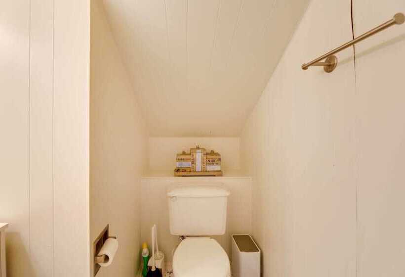 North Carolina Retreat   Deck, Grill & Creek Views