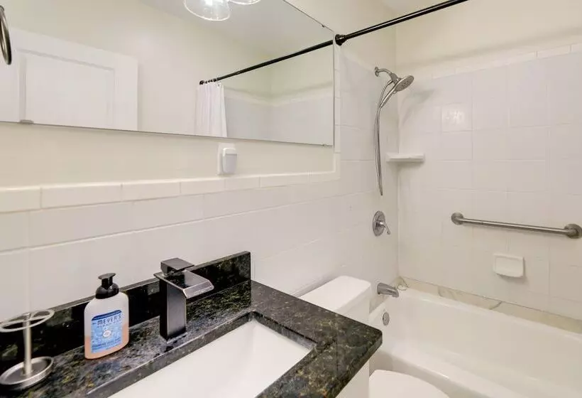 North Carolina Retreat   Deck, Grill & Creek Views