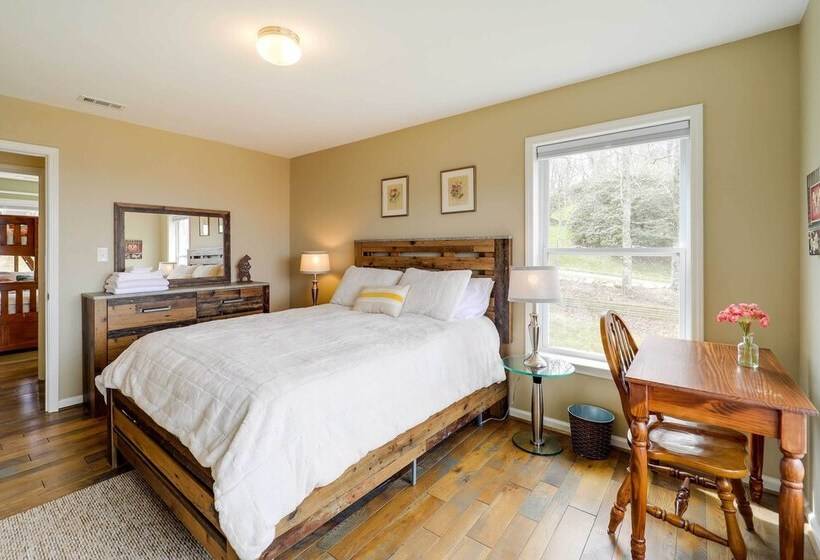 Sugar Mountain Retreat W/ Deck, Grill & Fire Pit!