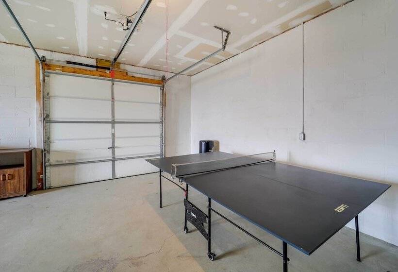 Sugar Mountain Retreat W/ Deck, Grill & Fire Pit!