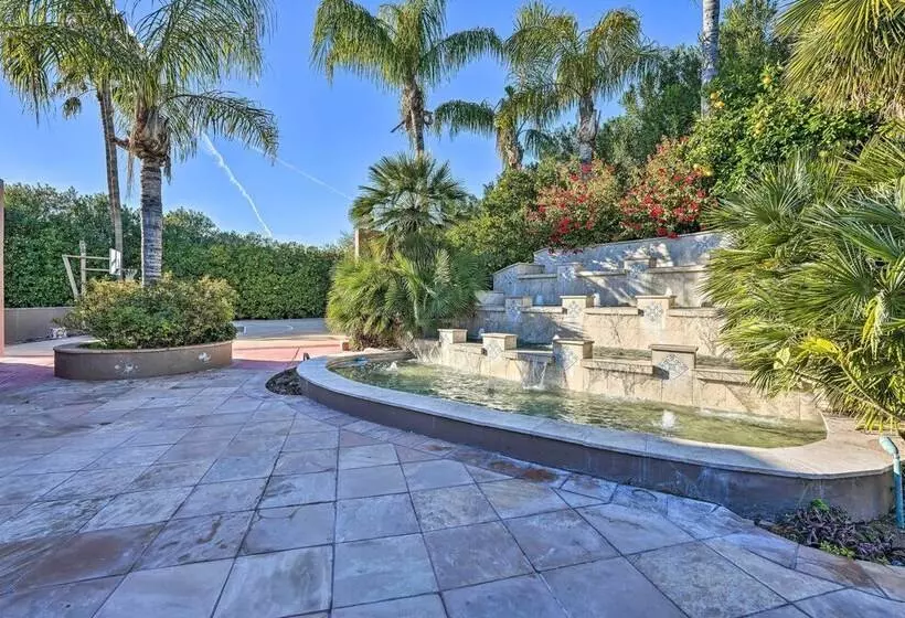 Paradise Valley Villa W/ Luxe Pool & Outdoor Games