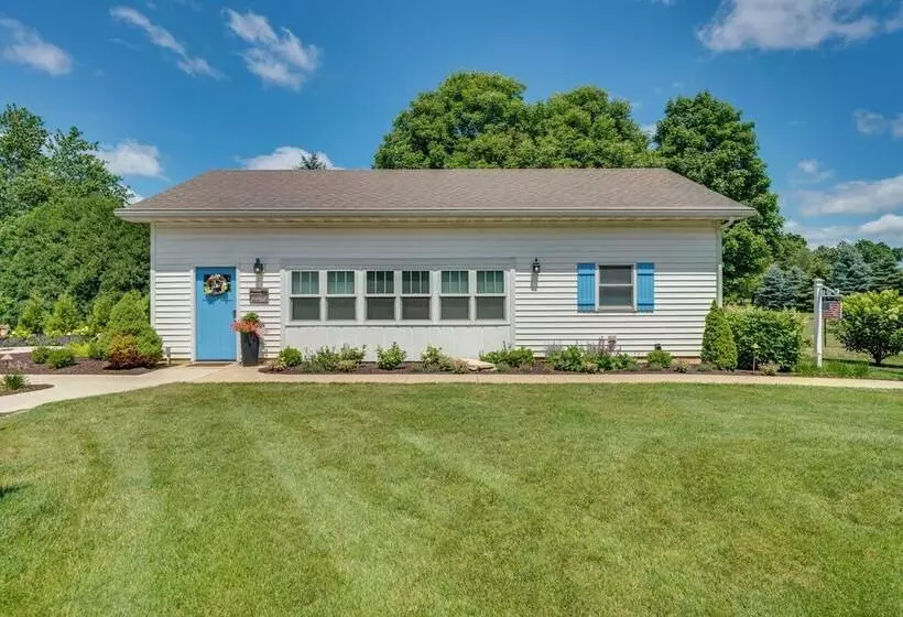 Peaceful Harvard Vacation Rental: 3 Mi To Town!