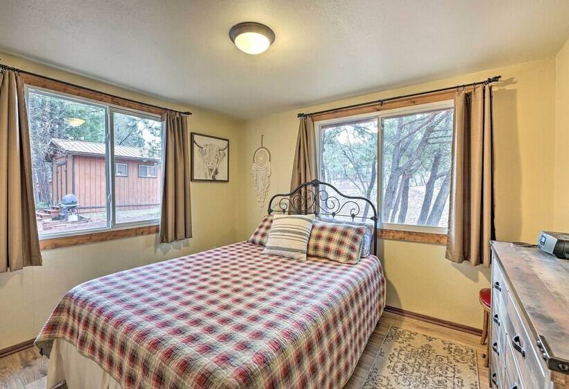 Large Yard W/ Fire Pit: Show Low Cabin